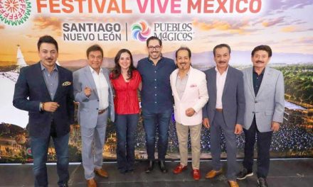 DAVID DE LA PEÑA INAUGURA CON LLENO TOTAL EL FESTIVAL VIVE MÉXICO EN SANTIAGO