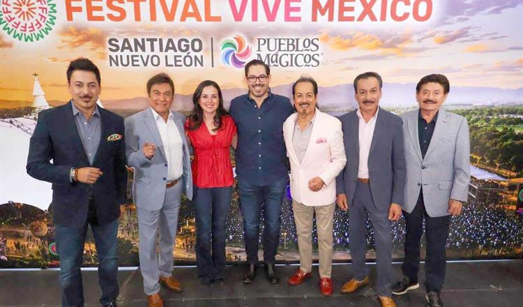 DAVID DE LA PEÑA INAUGURA CON LLENO TOTAL EL FESTIVAL VIVE MÉXICO EN SANTIAGO