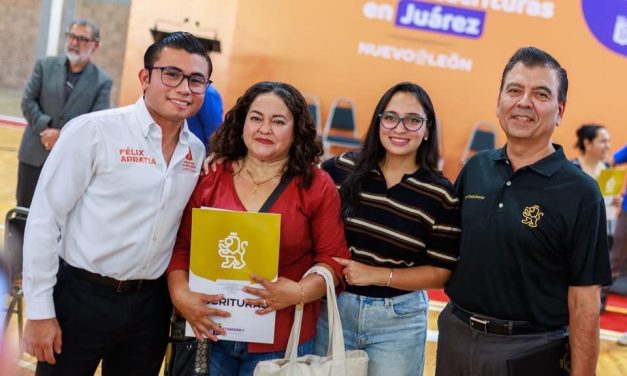 FÉLIX ARRATIA BRINDA CERTEZA PATRIMONIAL A FAMILIAS DE JUÁREZ CON ESCRITURAS