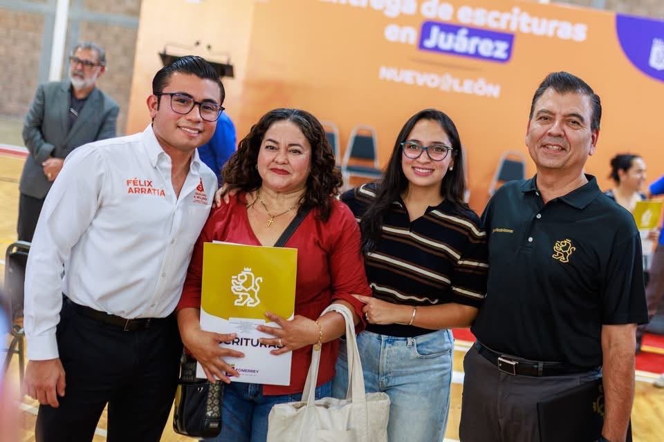 FÉLIX ARRATIA BRINDA CERTEZA PATRIMONIAL A FAMILIAS DE JUÁREZ CON ESCRITURAS
