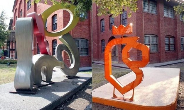 RETIRAN ESCULTURA ATLAS MELODY PARA INSTALAR UN TOTEM DE LA ADMINISTRACION