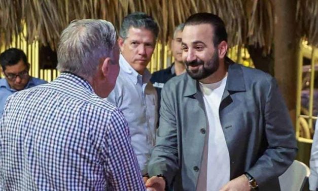 MAURICIO FARAH RECONOCE A JUECES AUXILIARES POR DÉCADAS DE SERVICIO COMUNITARIO