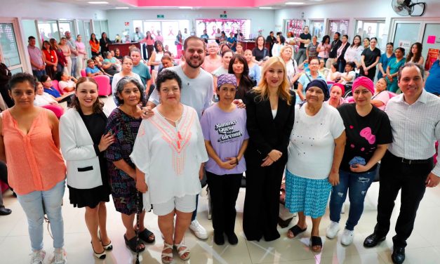 DANIEL ACOSTA ENTREGA TURBANTES ONCOLÓGICOS A MUJERES EN TRATAMIENTO