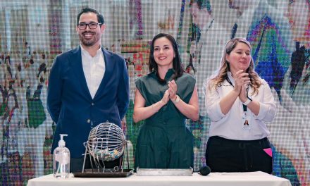 DAVID DE LA PEÑA LLEVA LA GRAN LOTERÍA DIF 2026 A LAS FAMILIAS DE SANTIAGO