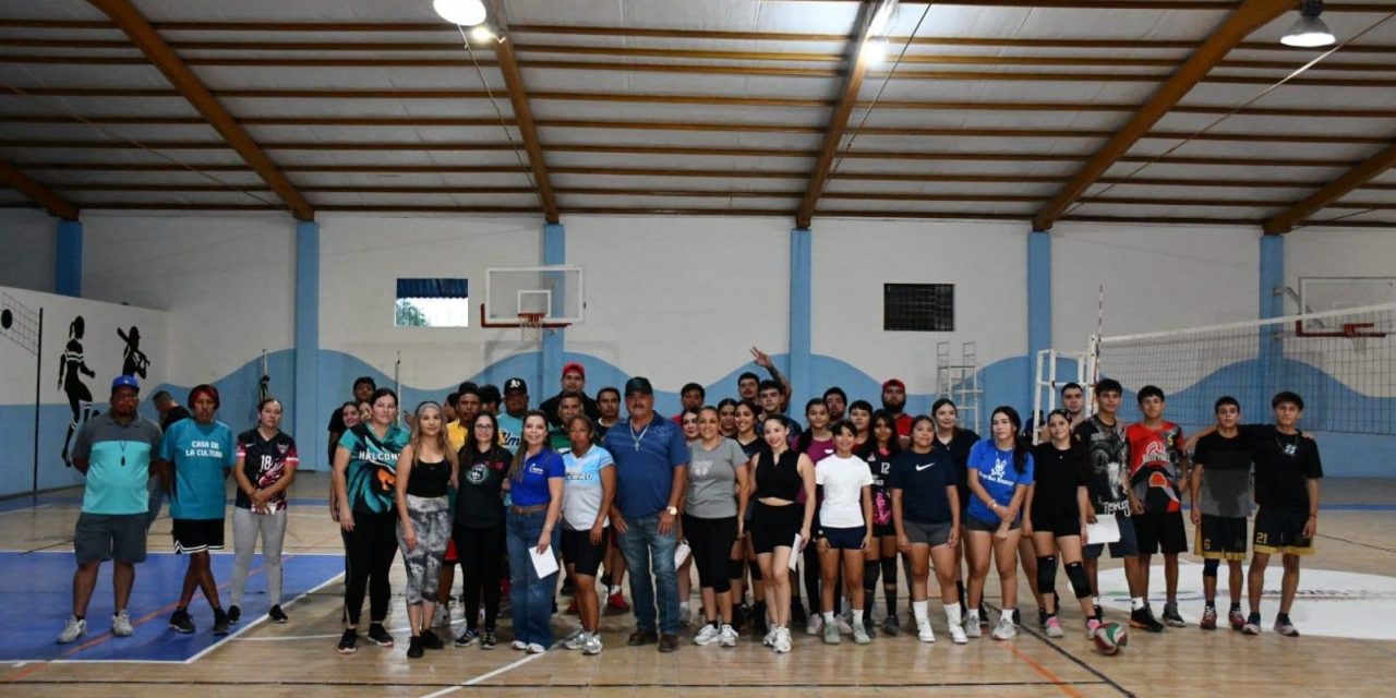 ADRIANA MARTÍNEZ DA INICIO A TORNEO DE VOLEIBOL MIXTO EN LAMPAZOS CON PARTICIPACIÓN LOCAL Y DE CANDELA