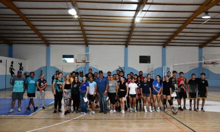 ADRIANA MARTÍNEZ DA INICIO A TORNEO DE VOLEIBOL MIXTO EN LAMPAZOS CON PARTICIPACIÓN LOCAL Y DE CANDELA