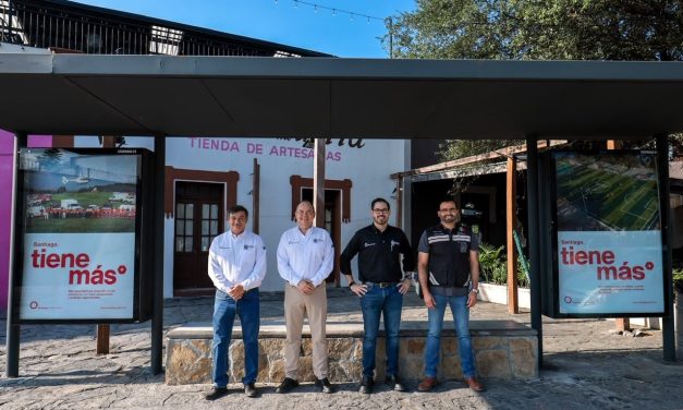 DAVID DE LA PEÑA ENTREGA 20 PARADAS DE AUTOBÚS RENOVADAS PARA MEJORAR LA MOVILIDAD EN SANTIAGO