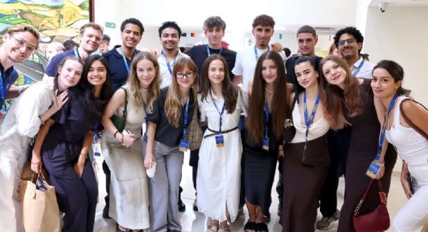 SANTOS GUZMÁN DA LA BIENVENIDA A 189 ESTUDIANTES NACIONALES Y EXTRANJEROS EN LA UANL