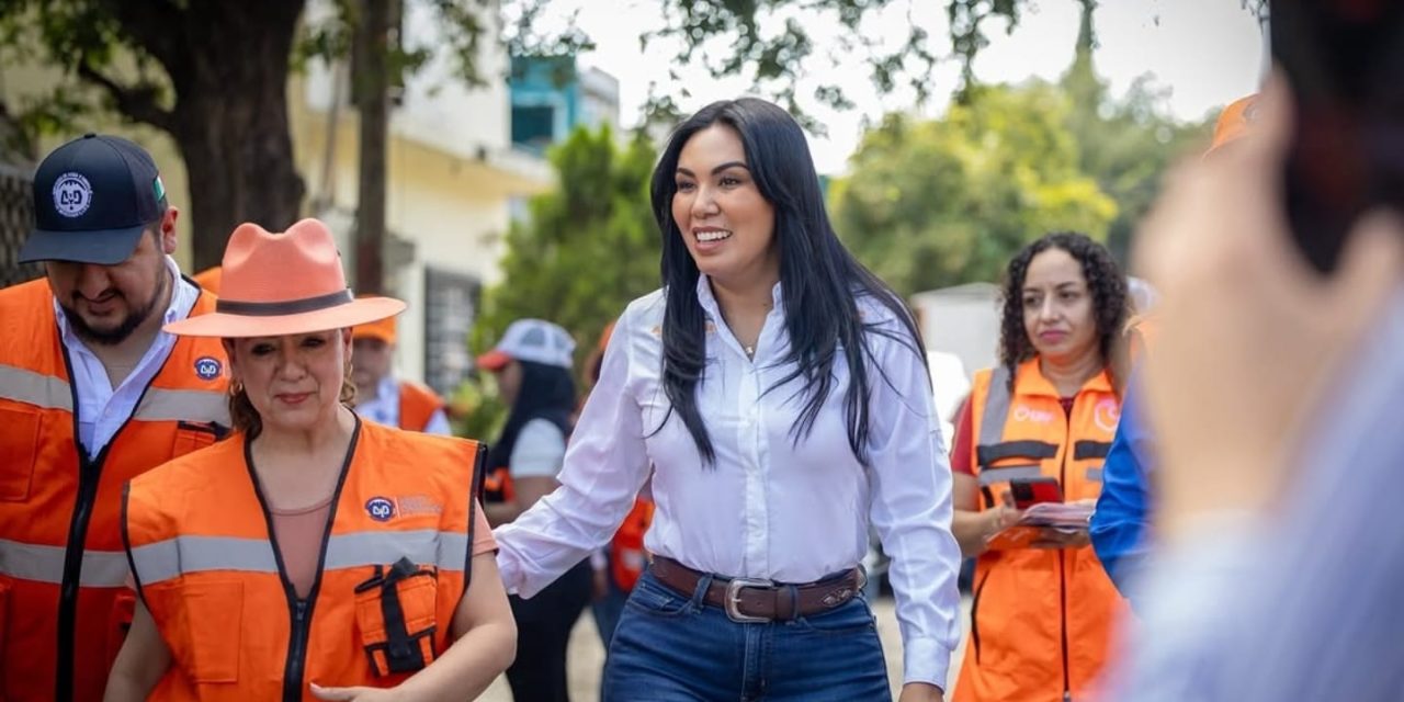 ALE MORALES ACERCA SERVICIOS DEL DIF NUEVO LEÓN A FAMILIAS DE APODACA