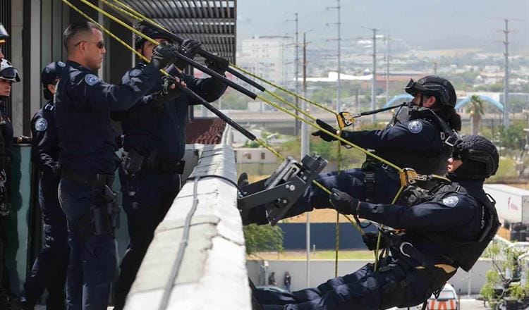 MAURICIO FARAH FORTALECE CAPACITACIÓN DE LA POLICÍA DE SAN PEDRO