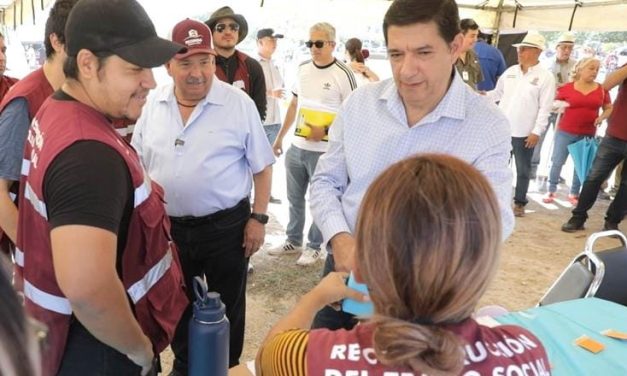 JOSÉ ANTONIO QUIROGA ACERCA SERVICIOS A VECINOS DE ESCOBEDO