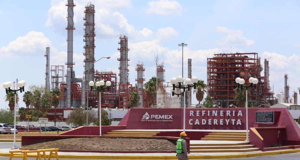 RAÚL LOZANO SEÑALA A REFINERÍA DE CADEREYTA POR MALOS OLORES