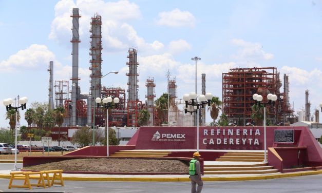 RAÚL LOZANO SEÑALA A REFINERÍA DE CADEREYTA POR MALOS OLORES