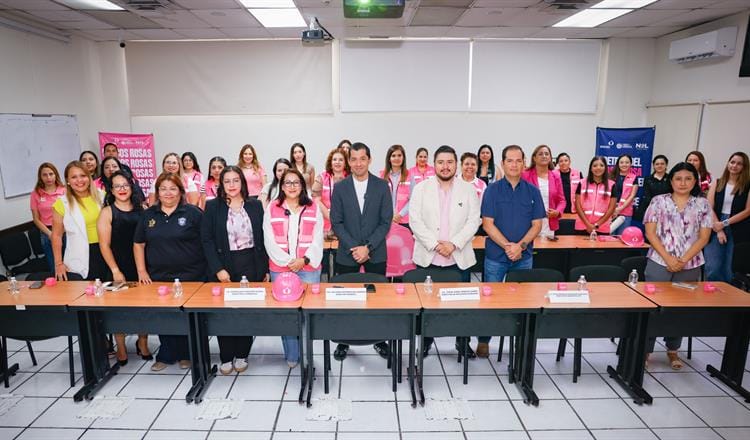 MUJERES DE NUEVO LEÓN SE CAPACITAN PARA LABORES TÉCNICAS EN AGUA Y DRENAJE