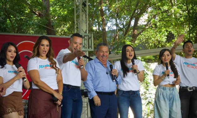 JOSÉ ANTONIO QUIROGA ENCABEZA FESTEJO PARA ADULTOS MAYORES EN ESCOBEDO
