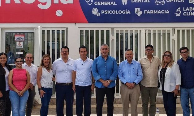 CÉSAR GARZA VILLARREAL VISITA LA UNIDAD MÉDICA SALUD DIGNA CROC EN MONTERREY
