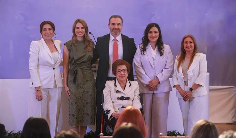 ADRIÁN DE LA GARZA RECONOCE A CUATRO MUJERES POR SU TRAYECTORIA Y APORTACIONES CON LA MEDALLA “MUJER QUE INSPIRA”