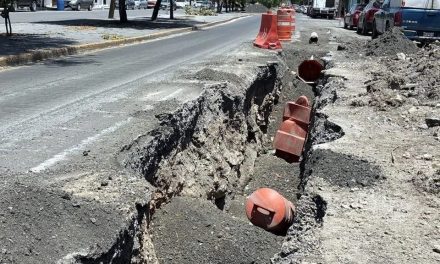 🚧⚠️ ZANJA AGRAVA AFECTACIONES VIALES Y COMPLICA EL TRÁNSITO EN SAN NICOLÁS