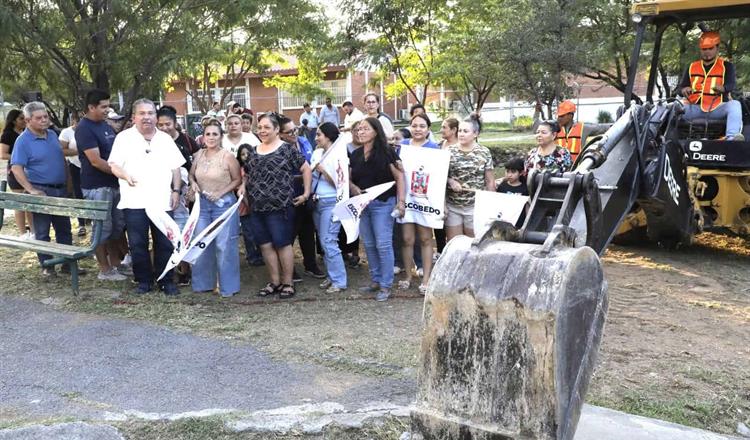 JOSÉ ANTONIO QUIROGA ARRANCA REMODELACIÓN DE PLAZA EN ESCOBEDO