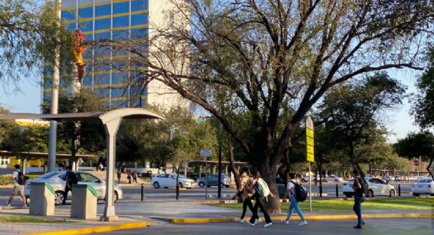 SANTOS GUZMÁN RECIBE A MÁS DE 220 MIL ESTUDIANTES Y EXPANDE LA COBERTURA DE LA UANL