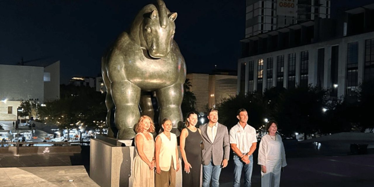 EL ‘CABALLO’ DE BOTERO VUELVE A LA MACROPLAZA DE MONTERREY 