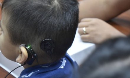 IMSS HACE HISTORIA EN MONTERREY CON IMPLANTE COCLEAR A NIÑO