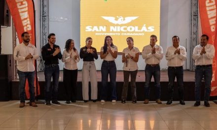 ALE MORALES MANTIENE DIÁLOGO CERCANO CON MUJERES DE SAN NICOLÁS