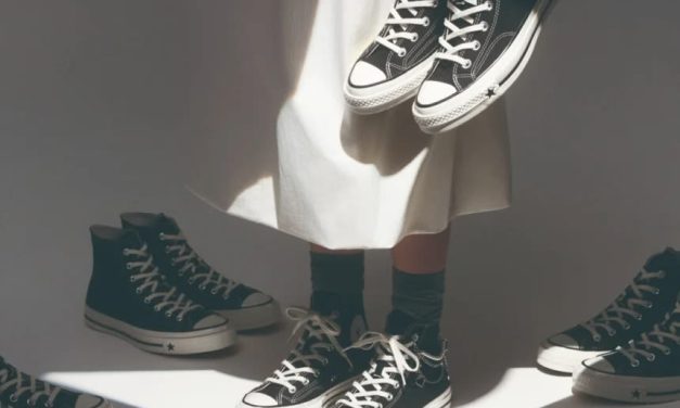 CONVERSE RETIRA PUBLICIDAD TRAS CRÍTICAS POR IMÁGENES ASOCIADAS AL KU KLUX KLAN