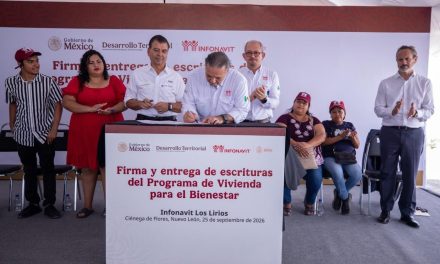 EUGENIO MONTIEL AMOROSO ENTREGA ESCRITURAS A FAMILIAS DE CIÉNEGA DE FLORES