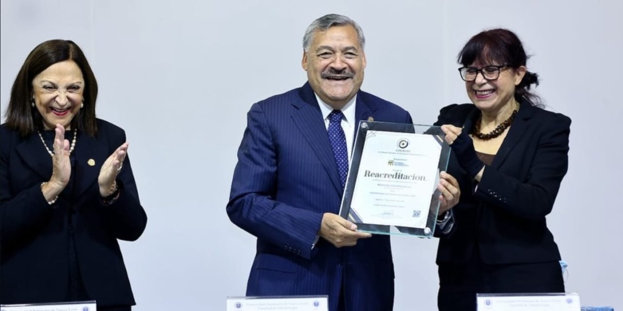 SANTOS GUZMÁN RECONOCE ACREDITACIÓN DE LA LICENCIATURA EN MEDICINA ODONTOLÓGICA DE LA UANL