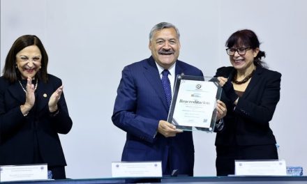 SANTOS GUZMÁN RECONOCE ACREDITACIÓN DE LA LICENCIATURA EN MEDICINA ODONTOLÓGICA DE LA UANL