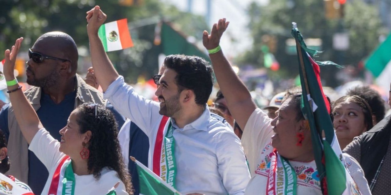 ZOHRAN MAMDANI, ALCALDE DE NUEVA YORK ENCABEZA DESFILE POR LA INDEPENDENCIA DE MÉXICO