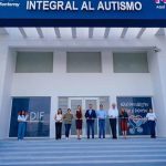 ADRIÁN DE LA GARZA Y GABY OYERVIDES REINAUGURAN CLÍNICA DE ATENCIÓN AL AUTISMO