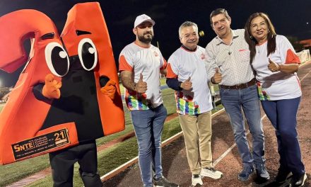 FELIPE CANALES ACOMPAÑA FINAL DEL TORNEO MAGISTERIAL DE FÚTBOL EN ESCOBEDO