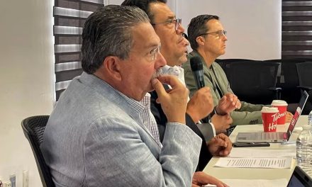 JOSÉ ANTONIO QUIROGA FORTALECE MEJORA REGULATORIA EN ESCOBEDO