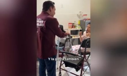 GIBRAN ORNELAS ENTREGA APARATOS DE MOVILIDAD A FAMILIAS DE MONTERREY