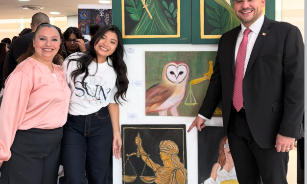 DAVID CASTILLO INAUGURA EXPOSICIÓN “ICONOS FACDYC” QUE CELEBRA LA IDENTIDAD DE LA FACULTAD