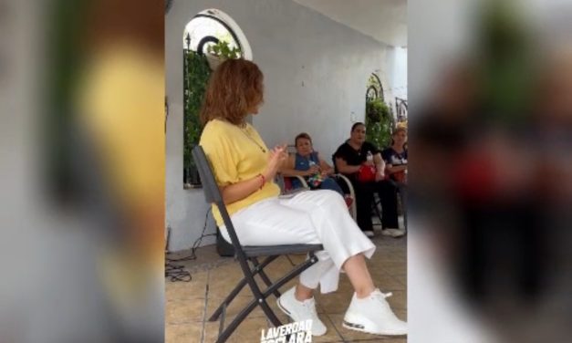 CLARA LUZ FLORES FORTALECE CERCANÍA CON VECINAS DE ESCOBEDO