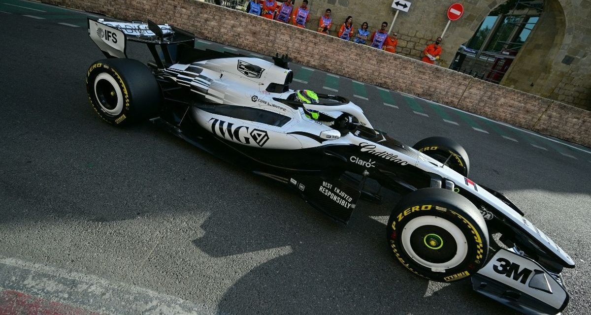 CHECO PÉREZ TERMINA 13º EN PRÁCTICA 2 DE AZERBAIYÁN CON EL NUEVO MOTOR DE CADILLAC