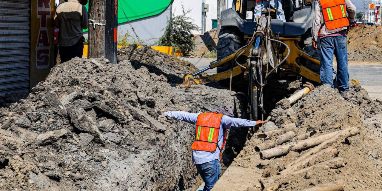 MÓNICA OYERVIDES TRABAJA CON AYD EN LA RENOVACIÓN DE LA RED DE AGUA EN JUÁREZ