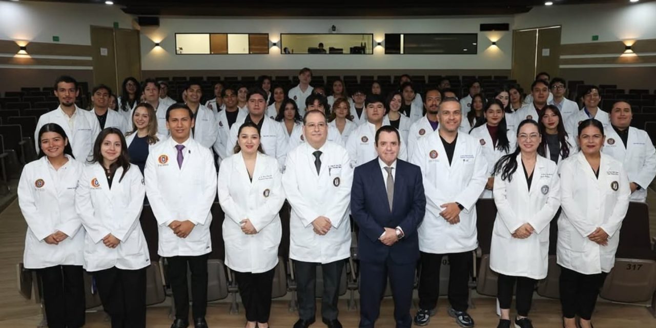 ÓSCAR VIDAL DA LA BIENVENIDA A QUÍMICOS INTERNOS AL HOSPITAL UNIVERSITARIO