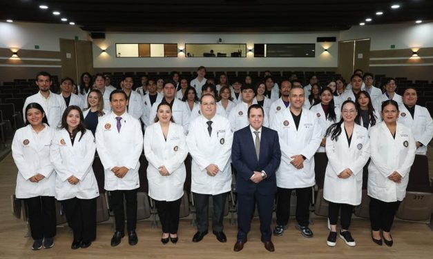 ÓSCAR VIDAL DA LA BIENVENIDA A QUÍMICOS INTERNOS AL HOSPITAL UNIVERSITARIO