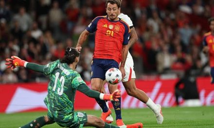 ESPAÑA REMONTA ANTE INGLATERRA Y DE LA FUENTE PIDE MANTENER LA EXIGENCIA