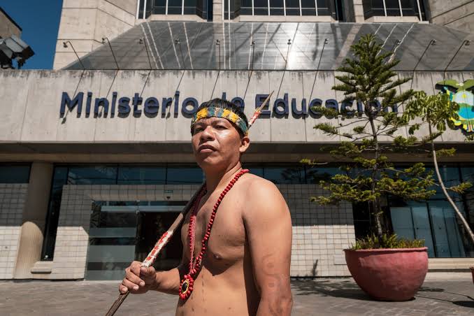 CINCO AÑOS DE LUCHA PARA QUE LAS LENGUAS AMAZÓNICAS ENTREN AL AULA