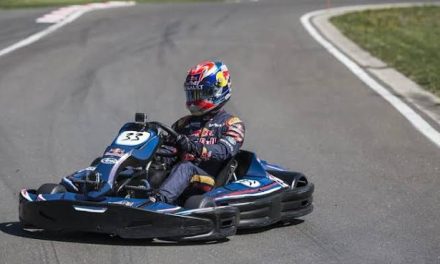 VERSTAPPEN CONTRA 100 PILOTOS: EL RETO QUE TERMINÓ EN UNA REMONTADA BRUTAL