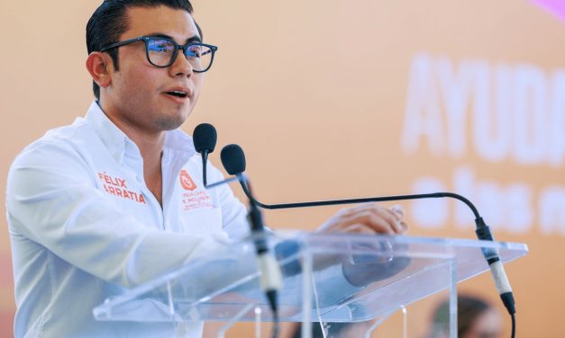 FÉLIX ARRATIA ACERCA SERVICIOS A 20 MIL PERSONAS EN NUEVO LEÓN