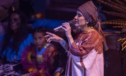 XOCHITZIN CONVIERTE LA CULTURA AFROINDÍGENA EN MÚSICA CON MAREMOTO