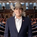 BOBBY PULIDO CAMBIA LOS ESCENARIOS POR LA POLÍTICA: ENCUESTA LO COLOCA ARRIBA EN TEXAS