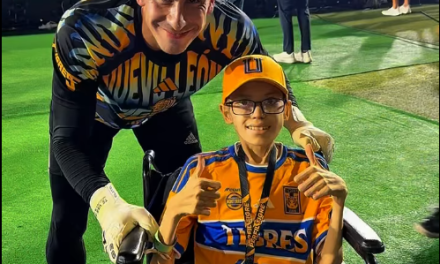 HÉCTOR DE LA GARZA “EL AGUACATE” HACE REALIDAD EL SUEÑO DE PAQUITO DE IR AL ESTADIO