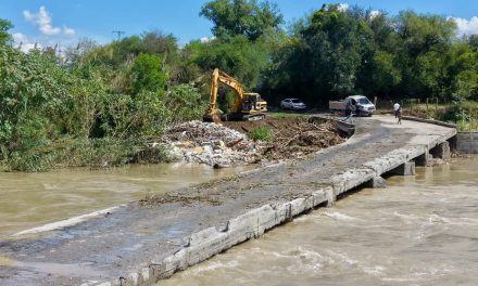 CARLOS RODRÍGUEZ INTENSIFICA LIMPIEZA Y DESAZOLVE EN CADEREYTA ANTE RIESGOS